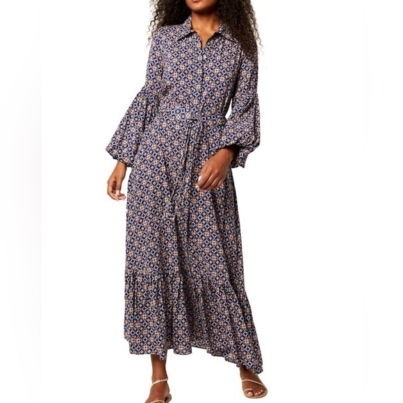 Misa Los Angeles Dresses & Skirts - Misa Los Angeles Navy Floral Long Sleeve Dress